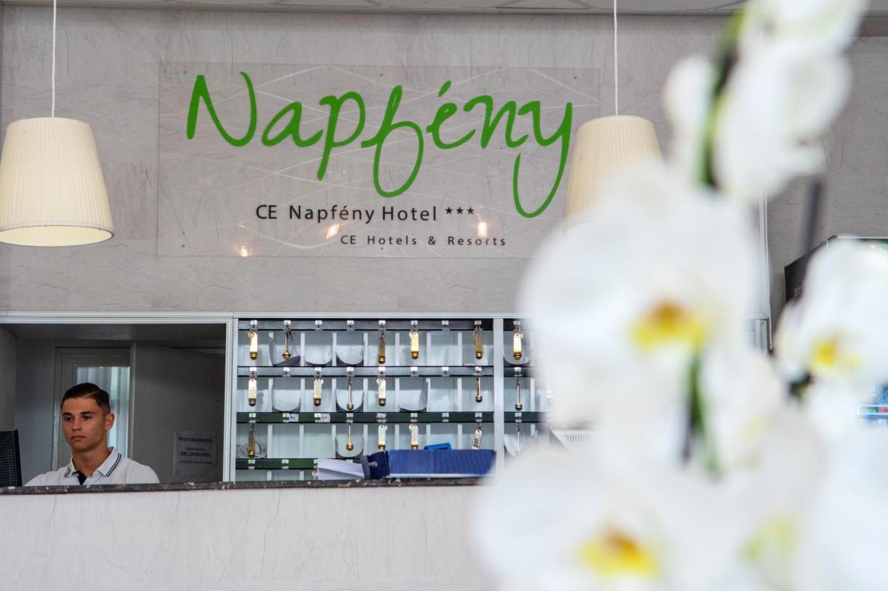 Ce Napfeny Hotel Siófok Exterior foto