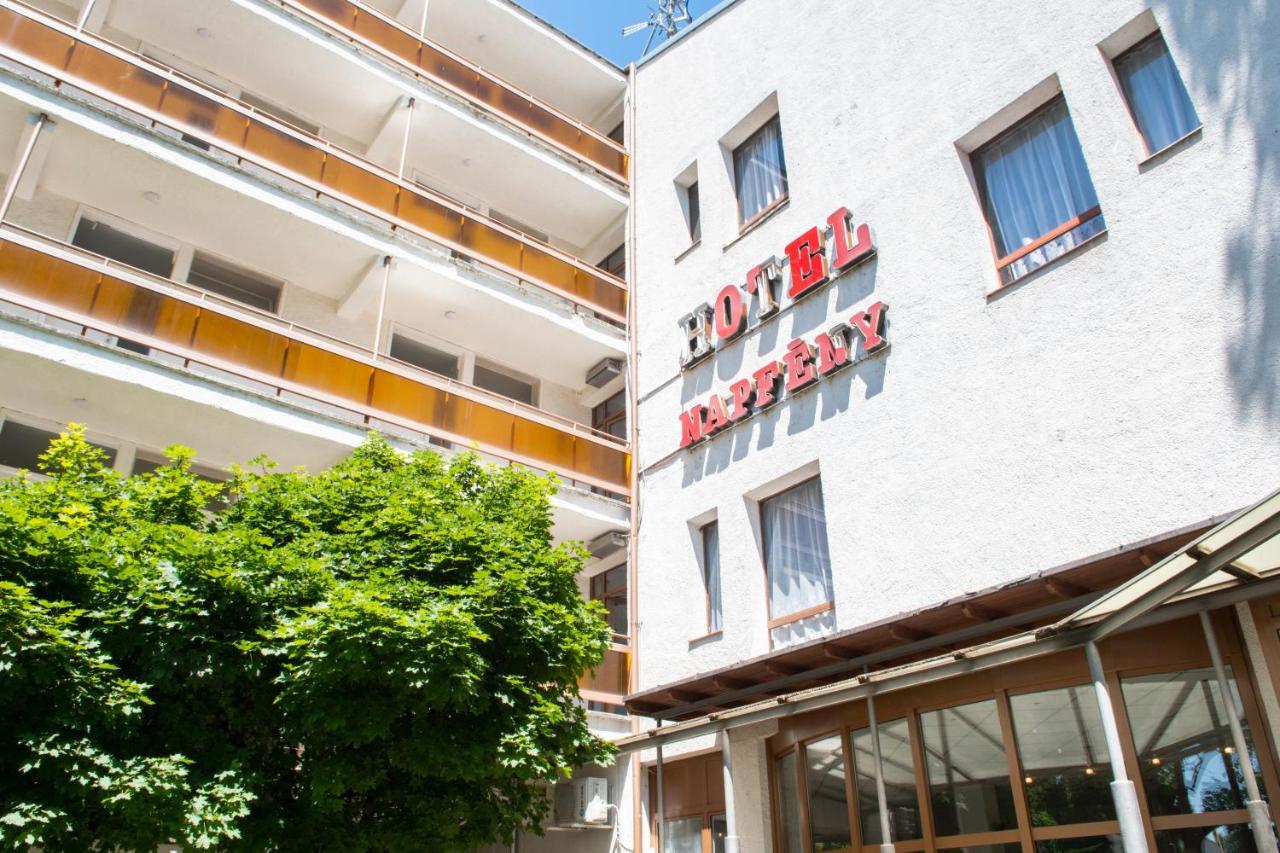 Ce Napfeny Hotel Siófok Exterior foto