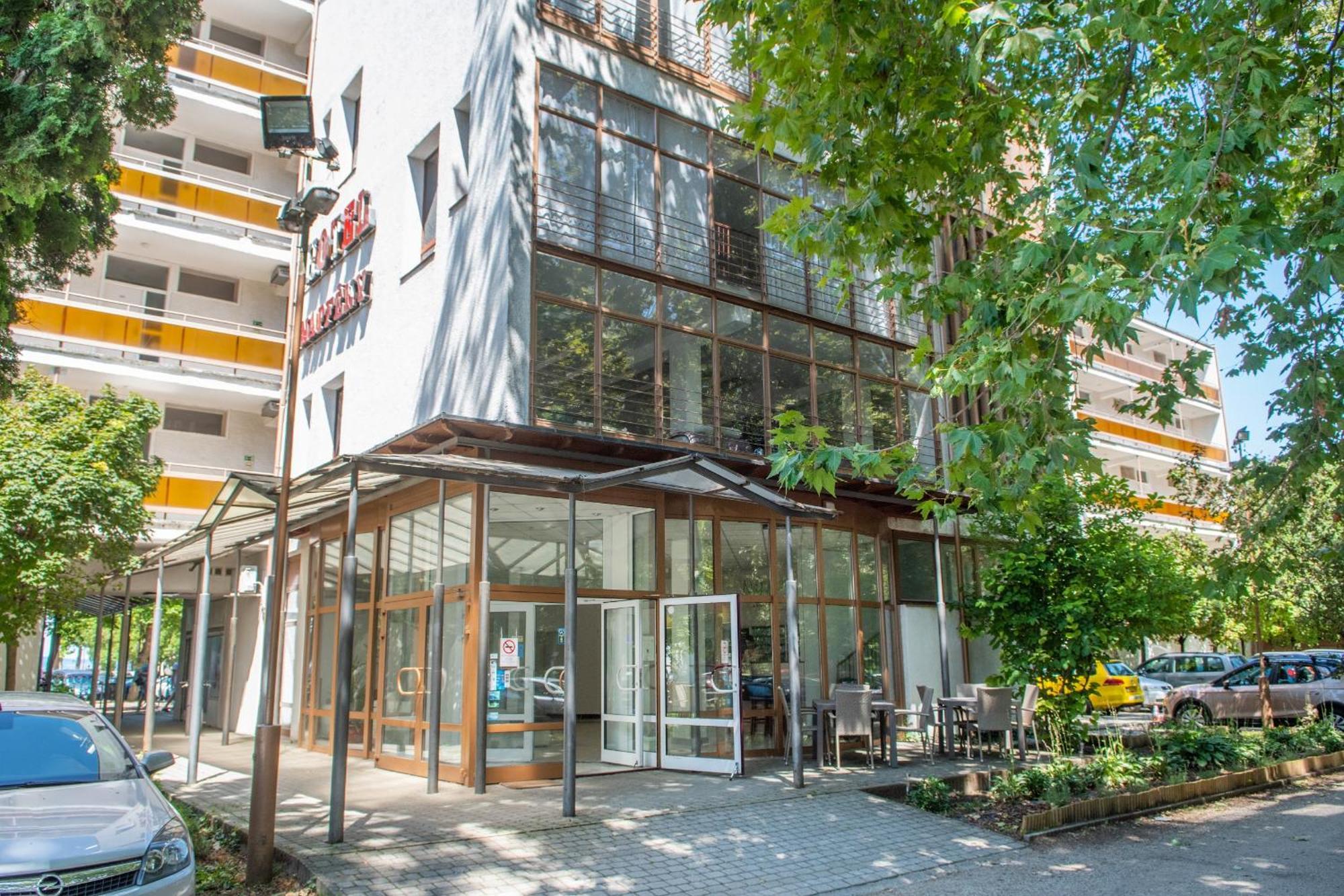 Ce Napfeny Hotel Siófok Exterior foto