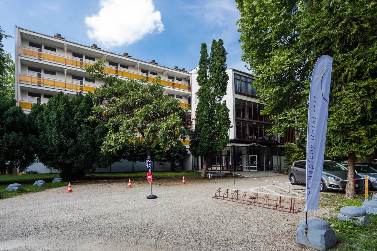Ce Napfeny Hotel Siófok Exterior foto