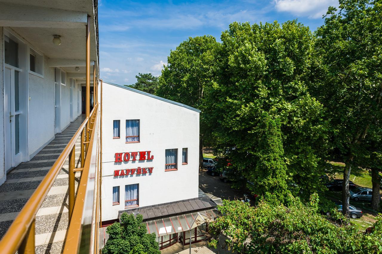 Ce Napfeny Hotel Siófok Exterior foto